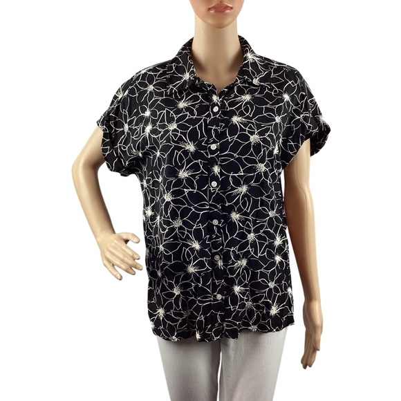 Casa Cabana Tops - Casa Cabana Black White Floral Rayon Button Down Shirt Size M Short Sleeve